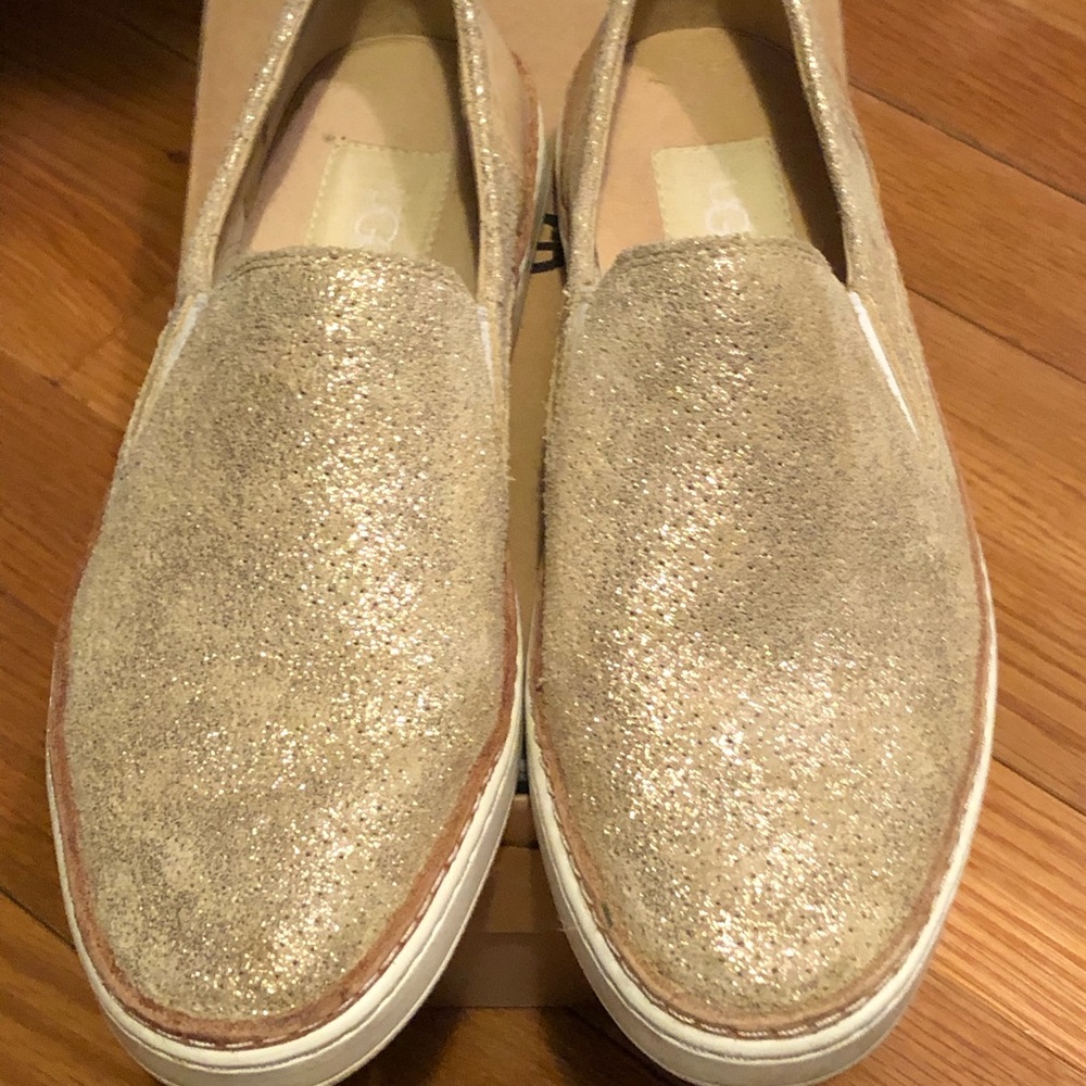 EUC Ugg shoes size 6